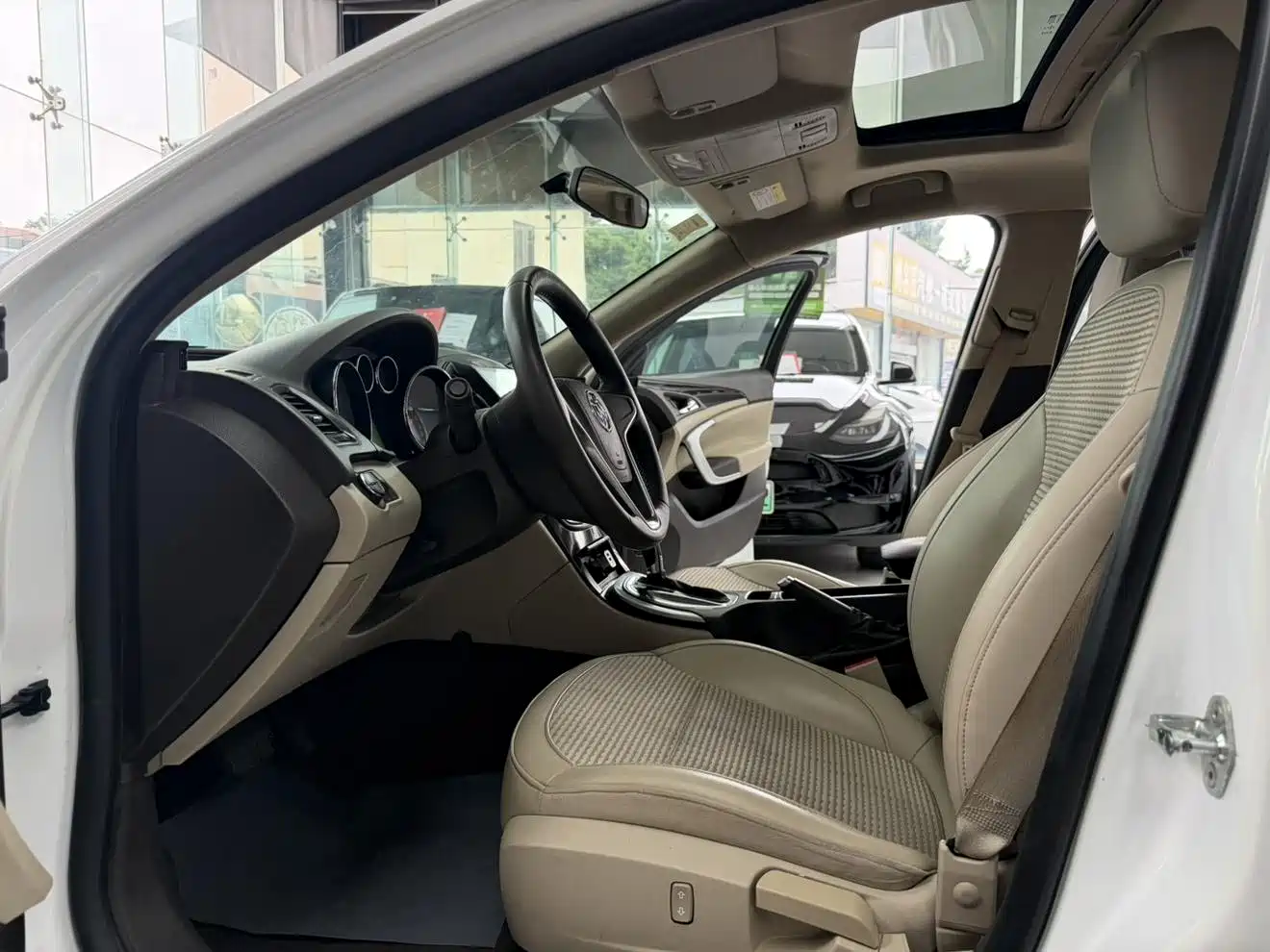Buick Regal 2015 2.0L Leading Fashion Model фото 3