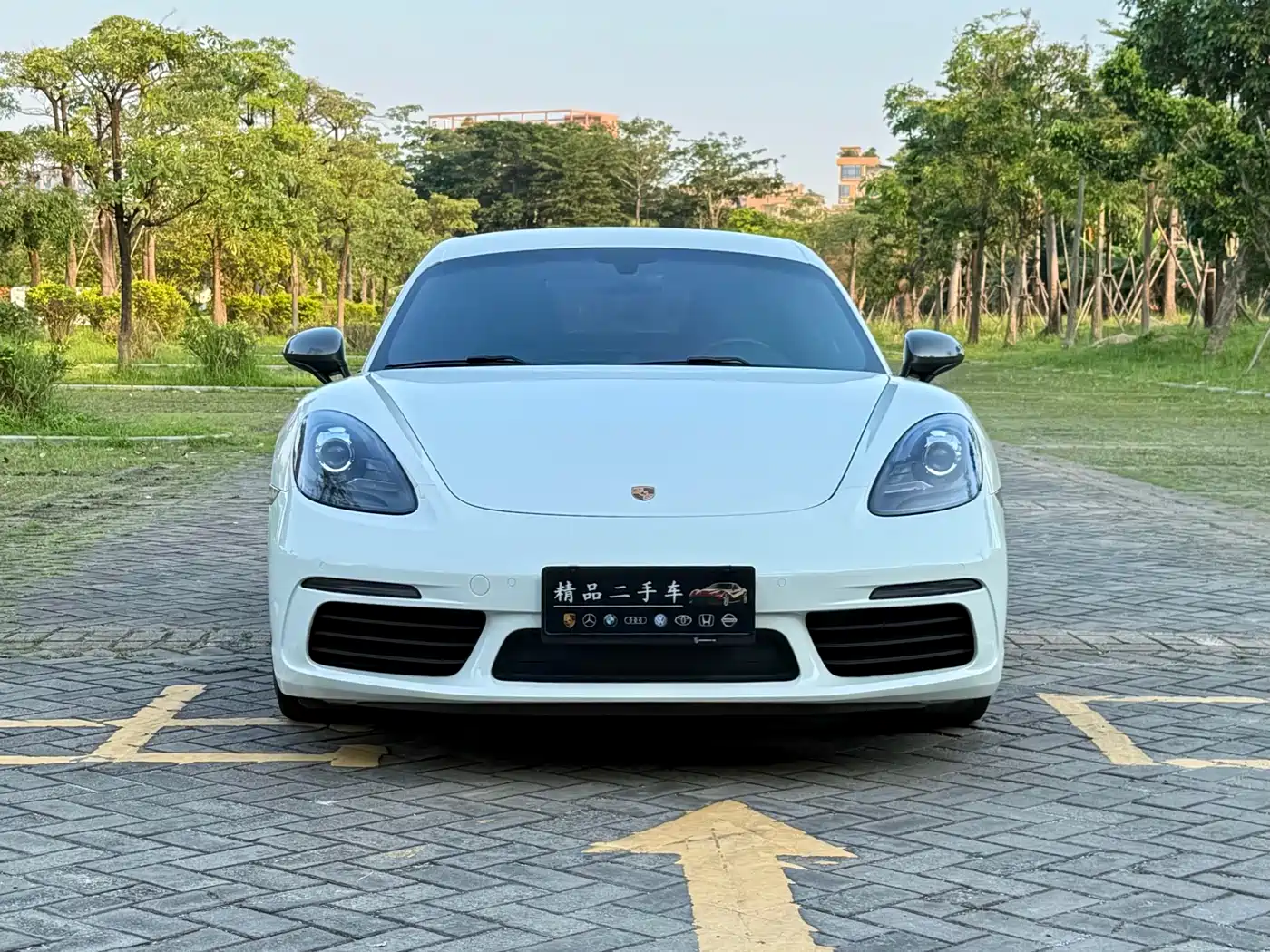Porsche 718 2019 Cayman T 2.0T фото 2