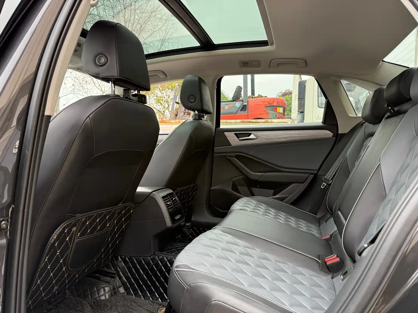 Volkswagen Sagitar 2023 300TSI DSG Surpassing Edition фото 10