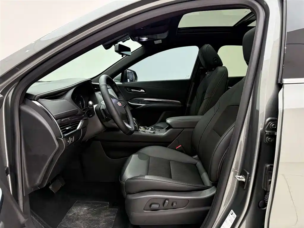 Cadillac XT4 2018 Model 28T 2WD Technology фото 15