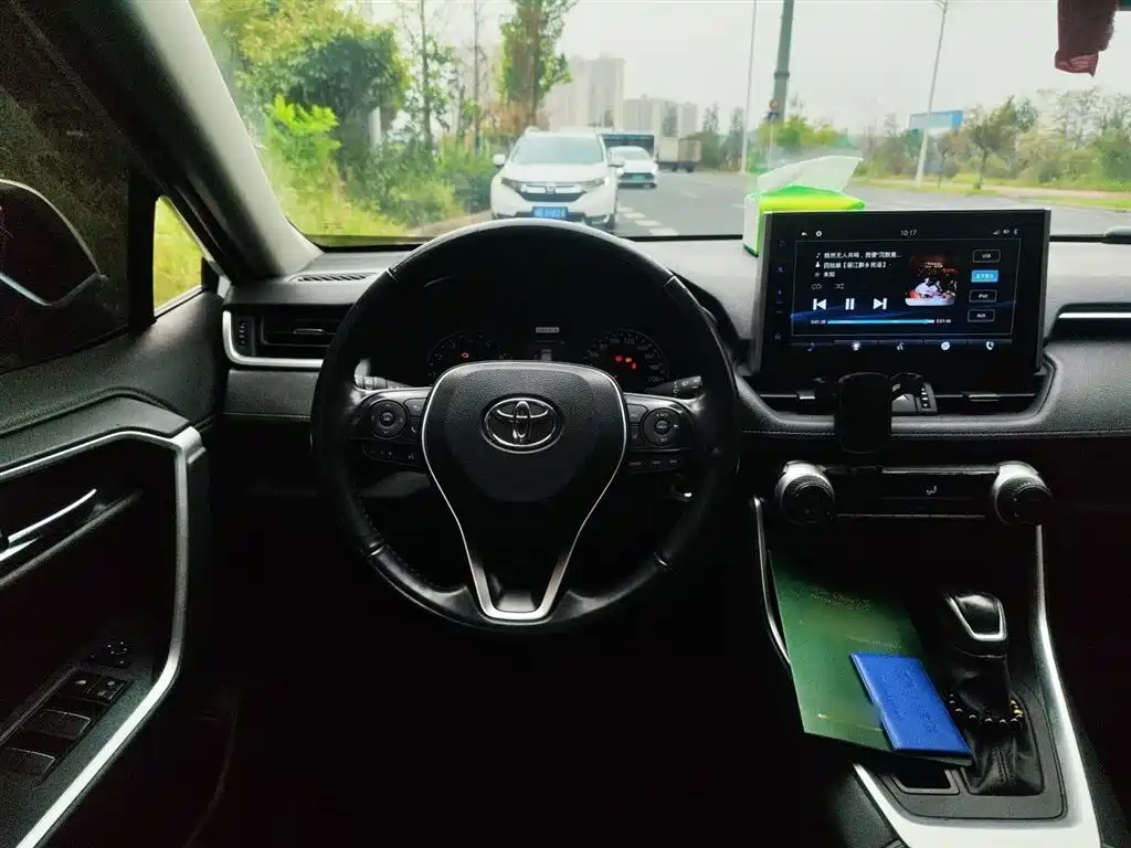 Toyota Wildlander 2022 2.0L CVT FWD Luxury Edition фото 3