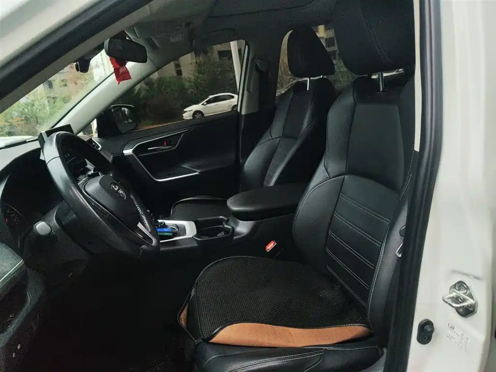 Toyota Wildlander 2022 2.0L CVT FWD Luxury Edition фото 8