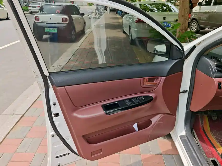 BYD F3 2012 Energy-saving Edition 1.5L Manual Comfort фото 7