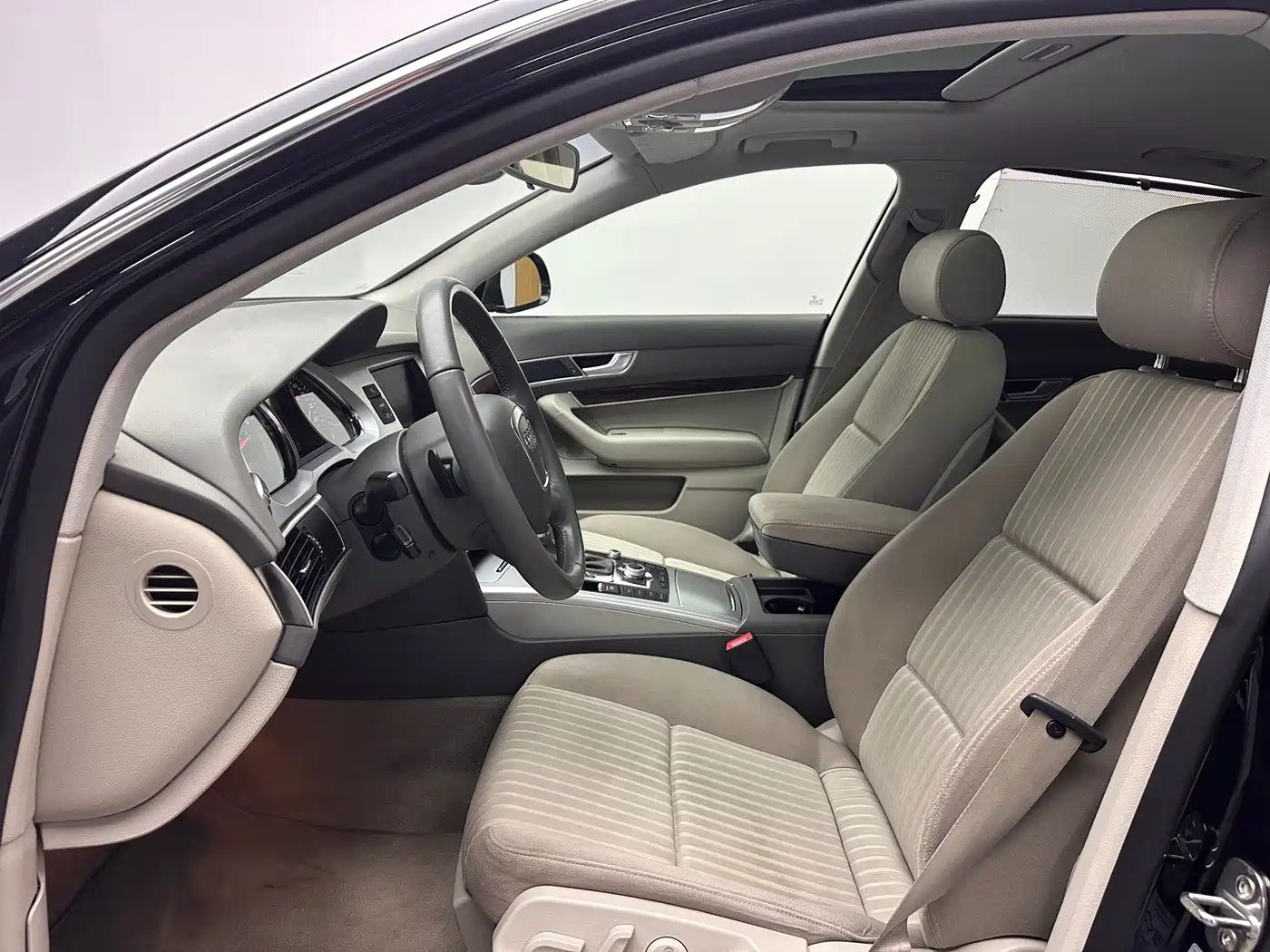 Audi A6L 2011 Model 2.0 TFSI Auto Standard фото 3