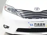 Photo 2 - Toyota Sienna