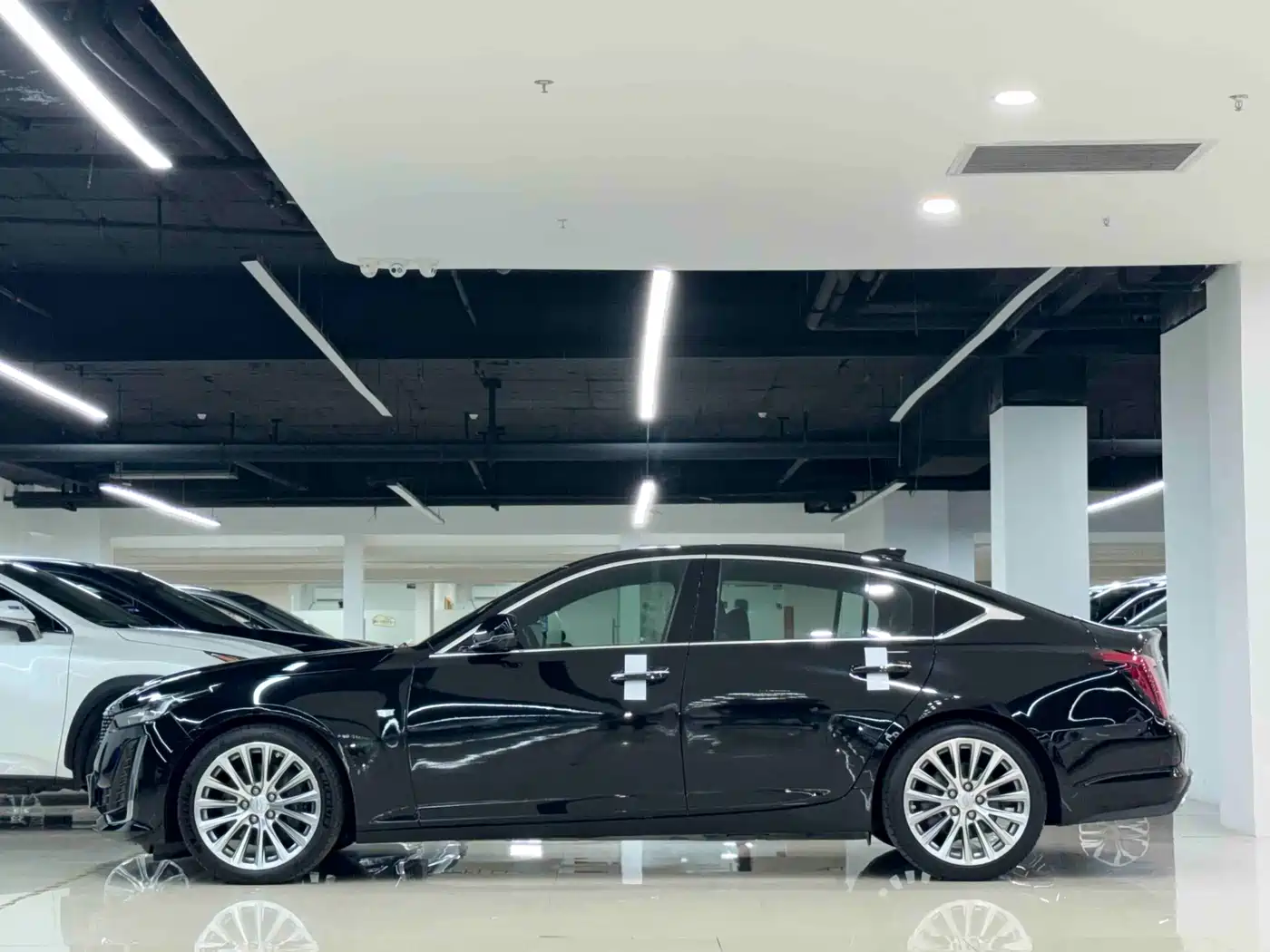 Фото 2 - Cadillac CT5