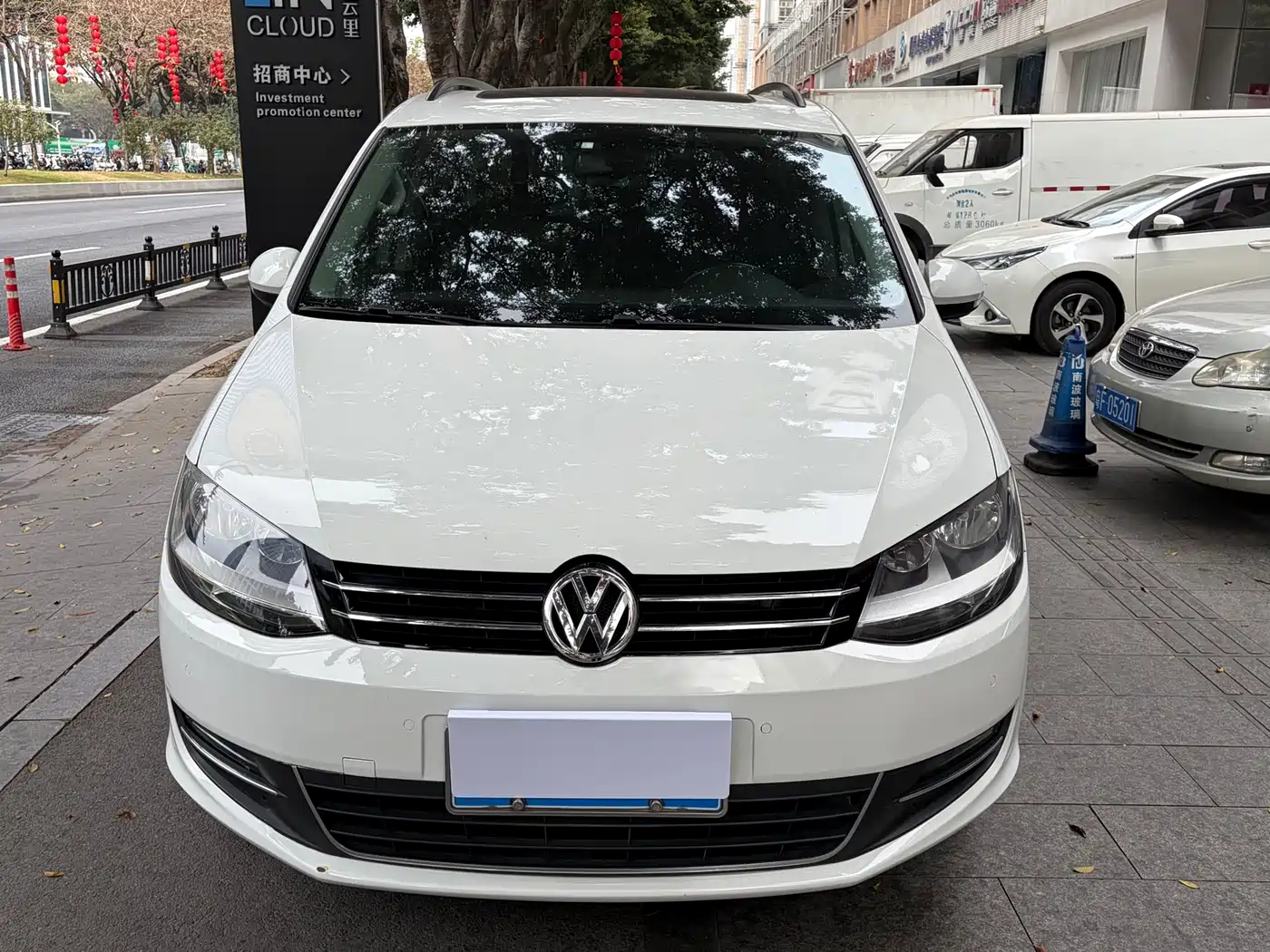 Volkswagen Sharan 2014 2.0TSI Standard фото 2