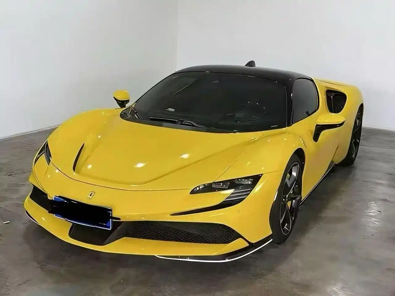 FERRARI SF90