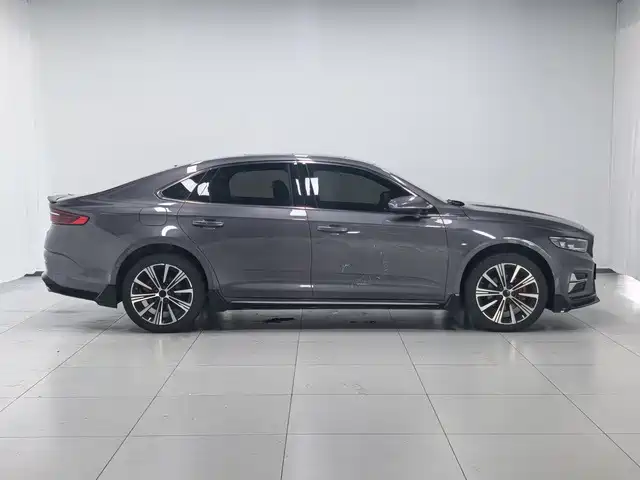 Фото 4 - Geely Preface