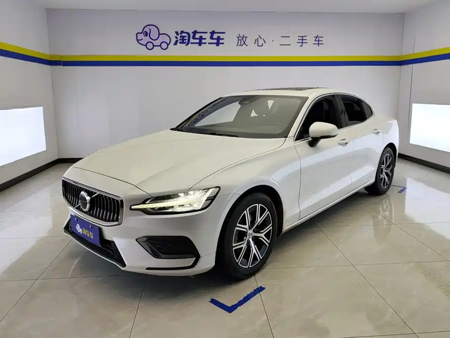 Volvo S60 2025 B4 Smart Luxury Edition