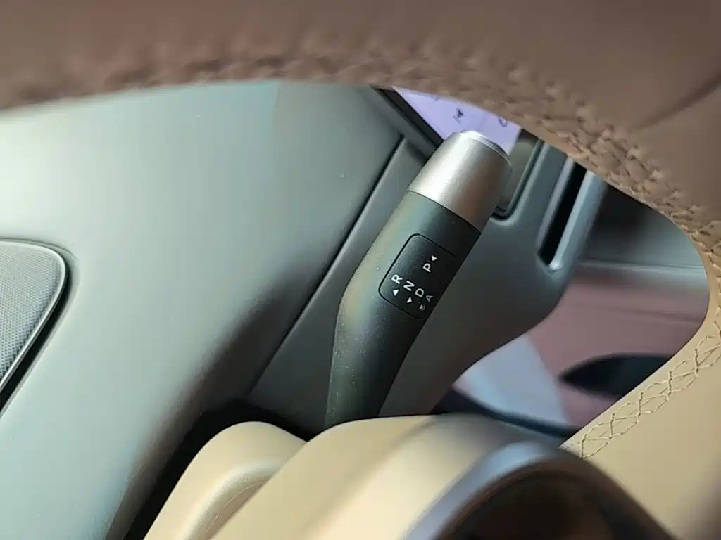 Li Auto i6 2025 2025 4WD Base Model