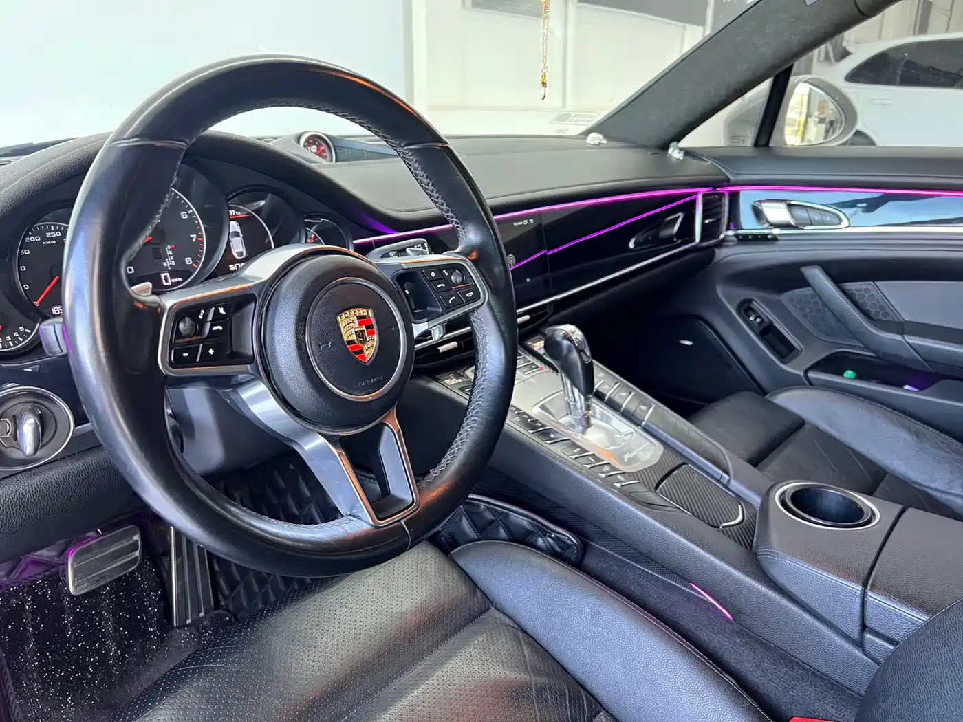 Porsche Panamera 2014 Panamera 4 3.0T фото 6