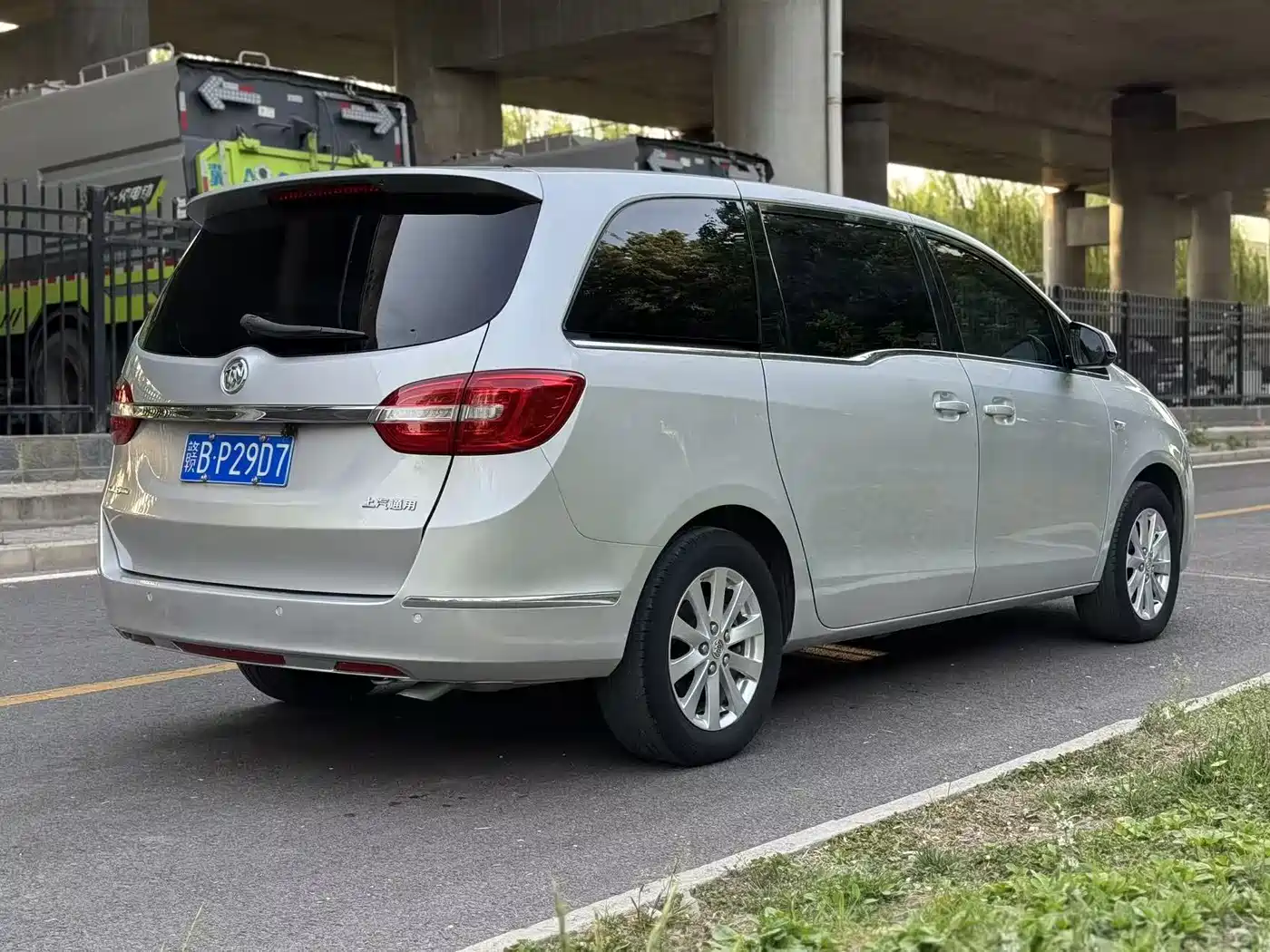 Buick GL8 2017 25S Comfort China V фото 15