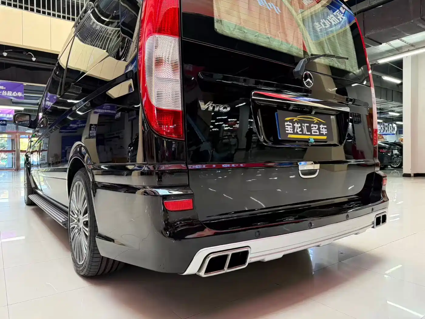 Mercedes-Benz Vito 2013 Model 3.0L Elite Edition фото 9