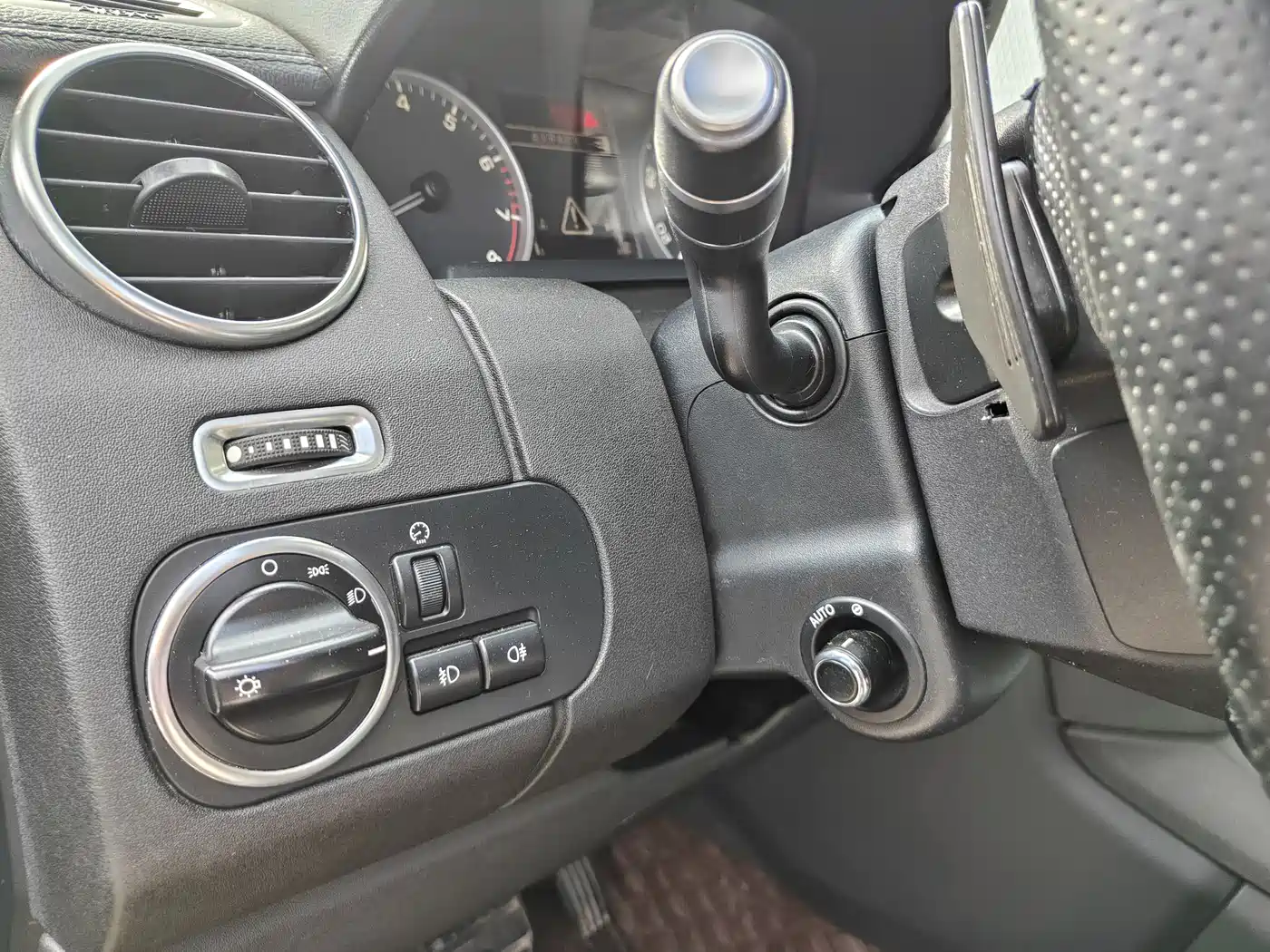 Land Rover Discovery 2016 3.0 SC V6 HSE фото 17