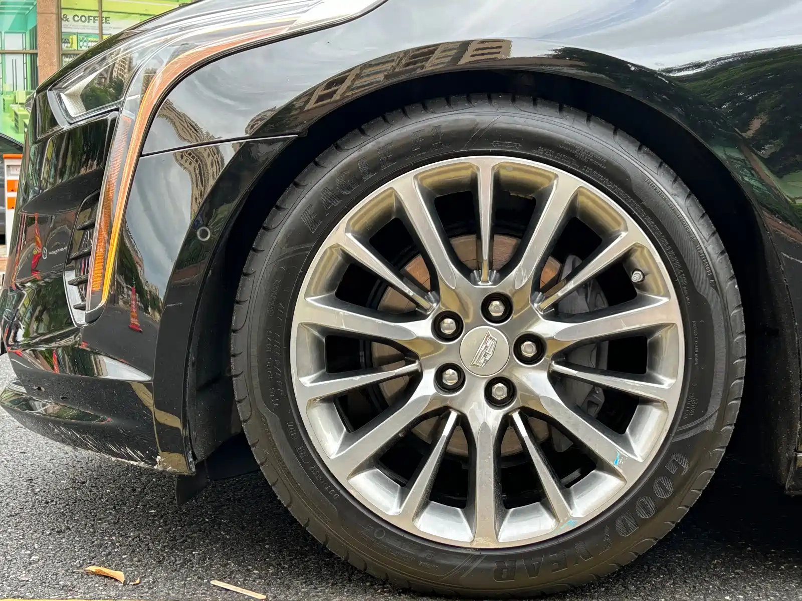 Фото 26 - Cadillac CT6