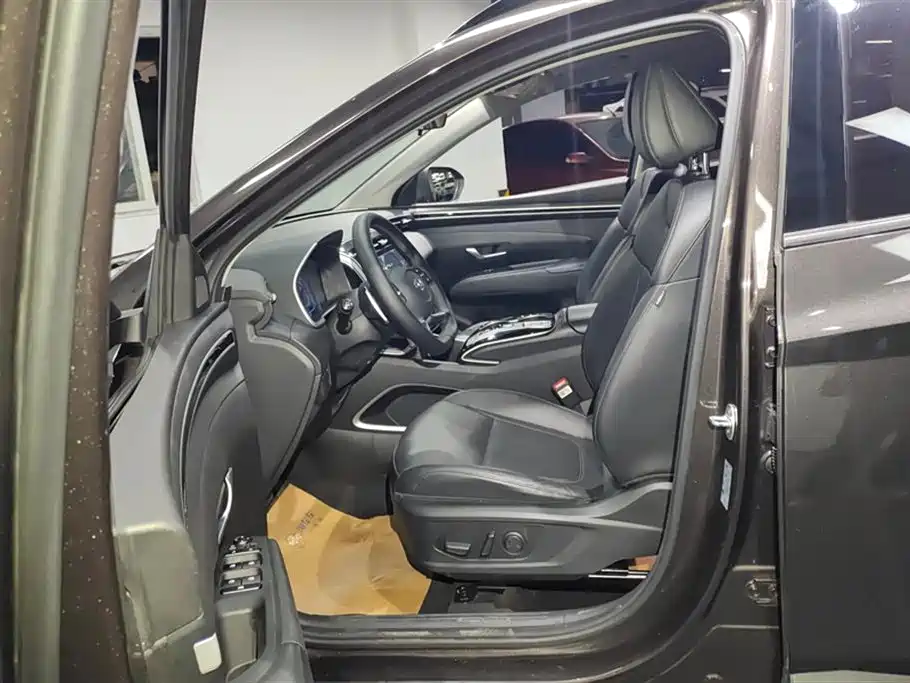 Hyundai Tucson 2023 Tucson L 1.5T Automatic 2WD DLX Luxury Edition фото 9