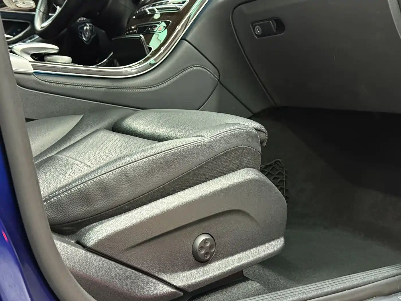 Mercedes-Benz GLC 2019 GLC 260 L 4MATIC Luxury фото 38