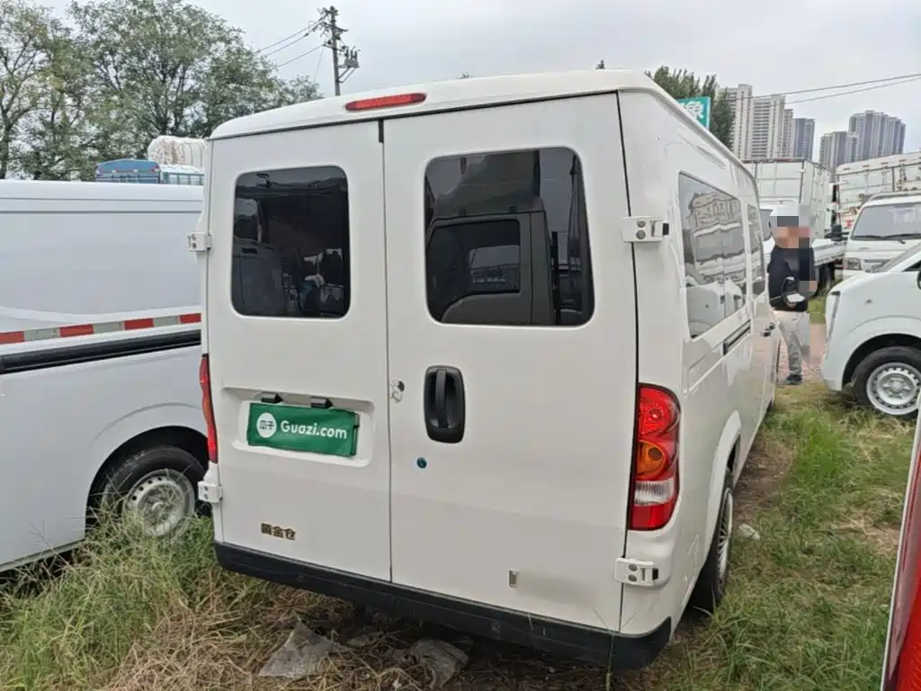 Yufeng Auto Yufeng Golden Warehouse 2025 2025 Passenger Version With Slow Charging