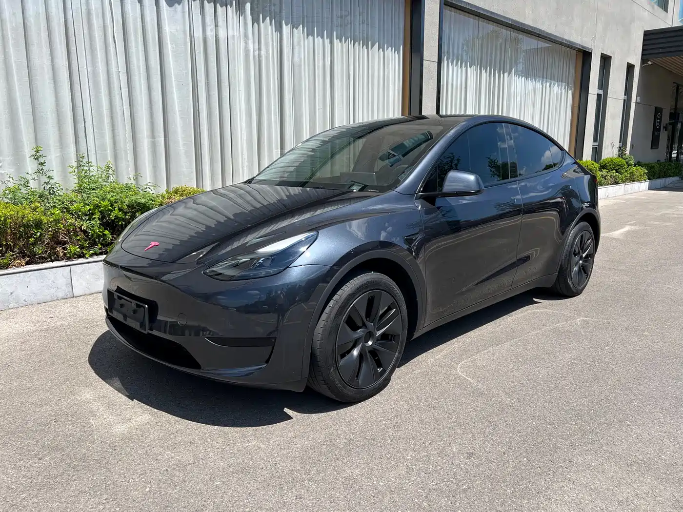 Фото 1 - Tesla Model Y