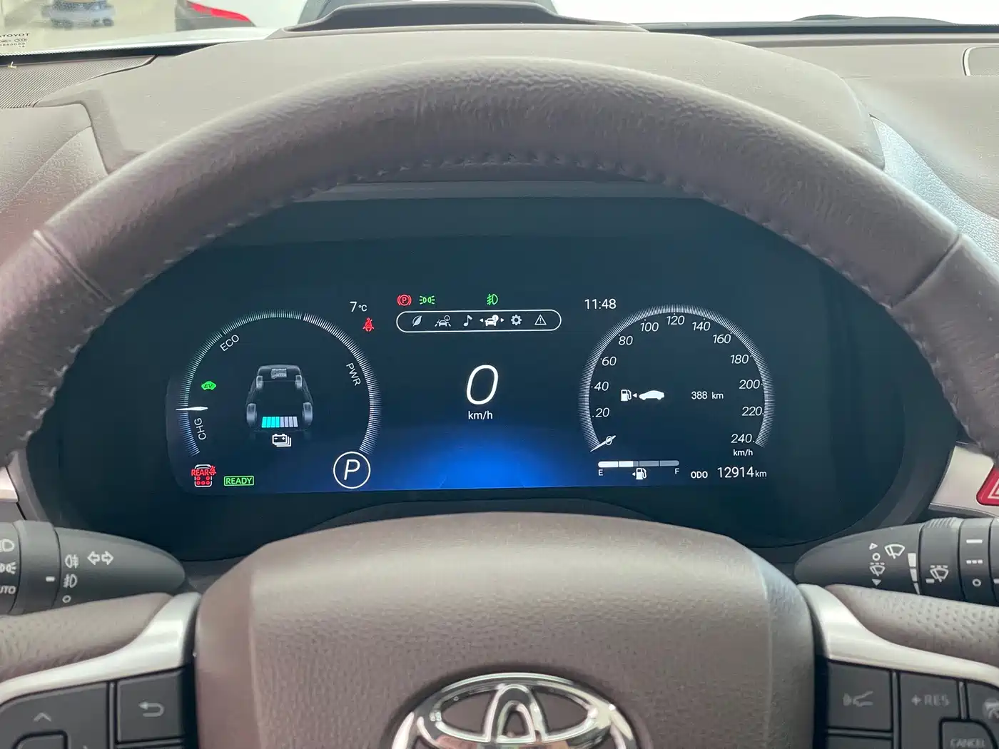 Toyota Granvia 2024 2.5L Hybrid Premium PLUS 4WD Edition фото 26