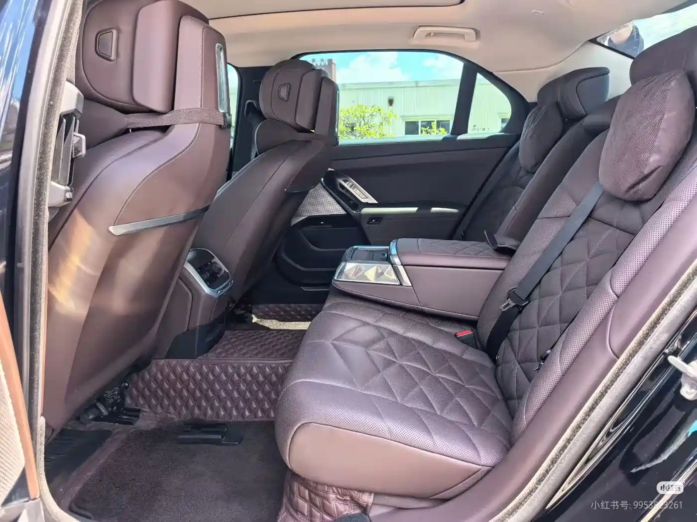 Фото 5 - BMW 7 Series