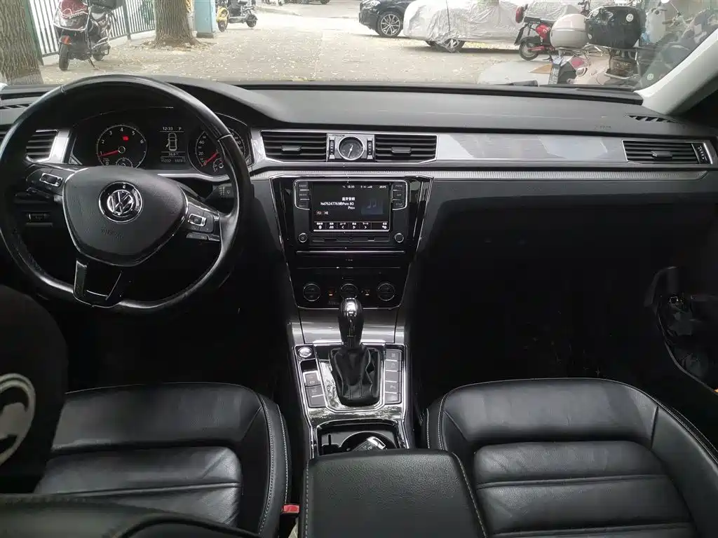 Volkswagen Passat 2017 330TSI DSG Prestige фото 13