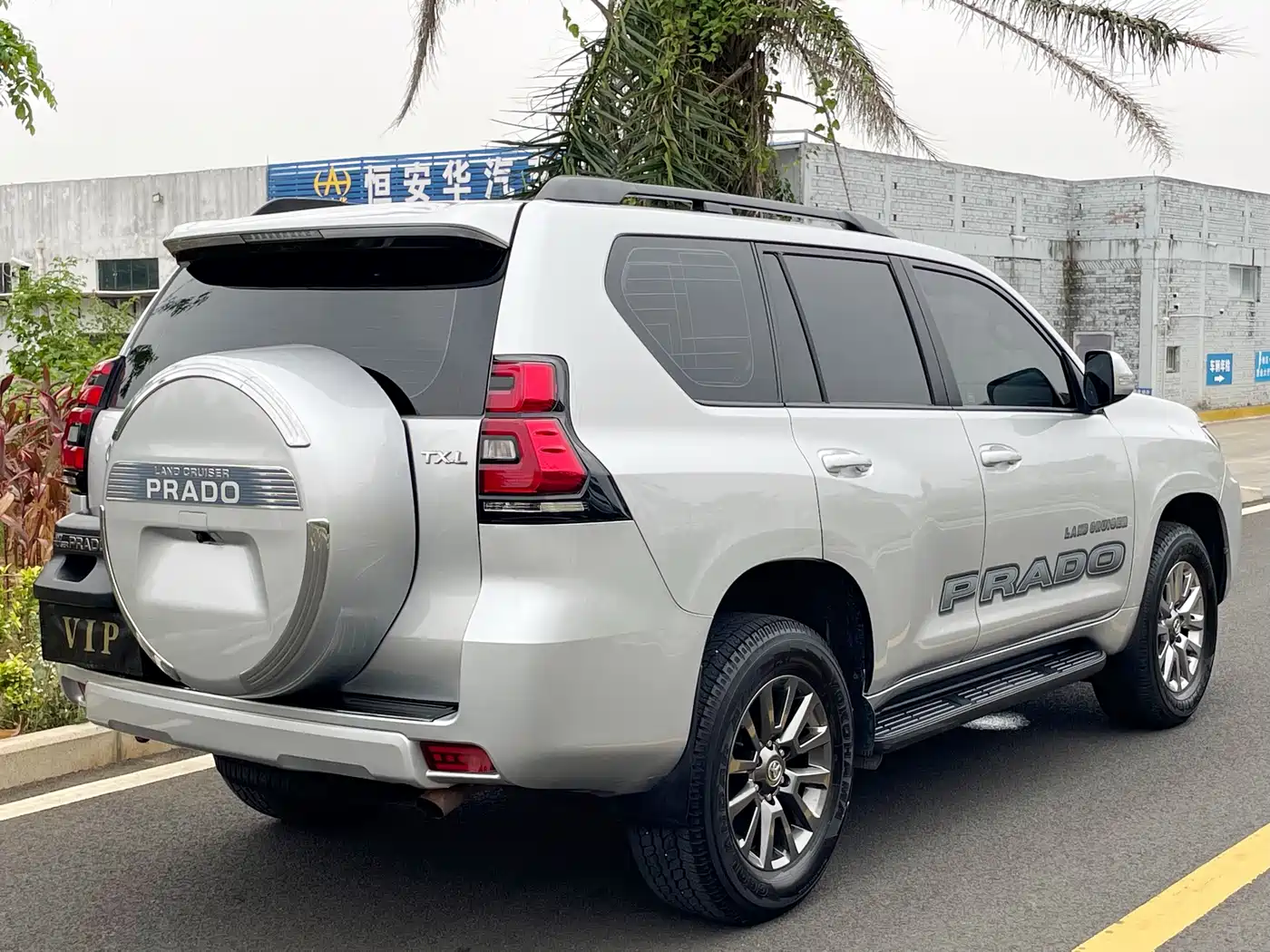 Toyota Prado (Import) 2010 2.7L Automatic Standard фото 8
