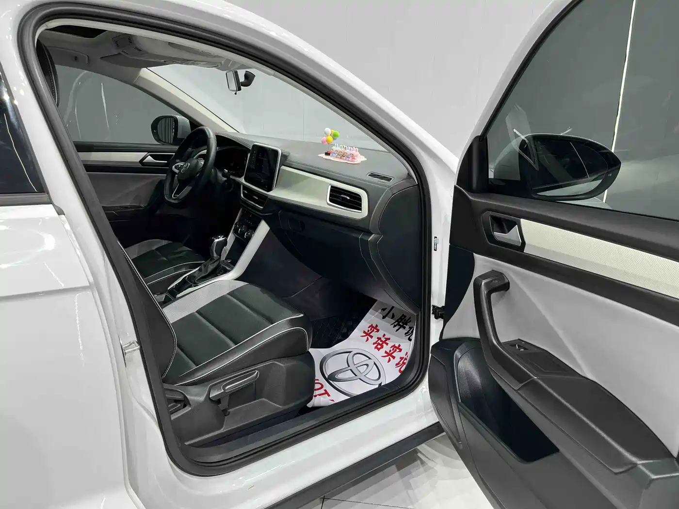 Volkswagen T-ROC 2023 280TSI DSG 2WD Time Edition фото 13