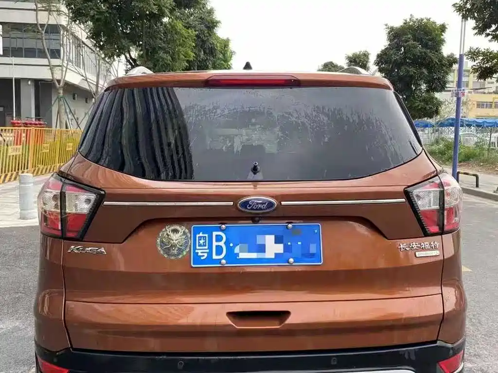 Фото 4 - Ford Kuga
