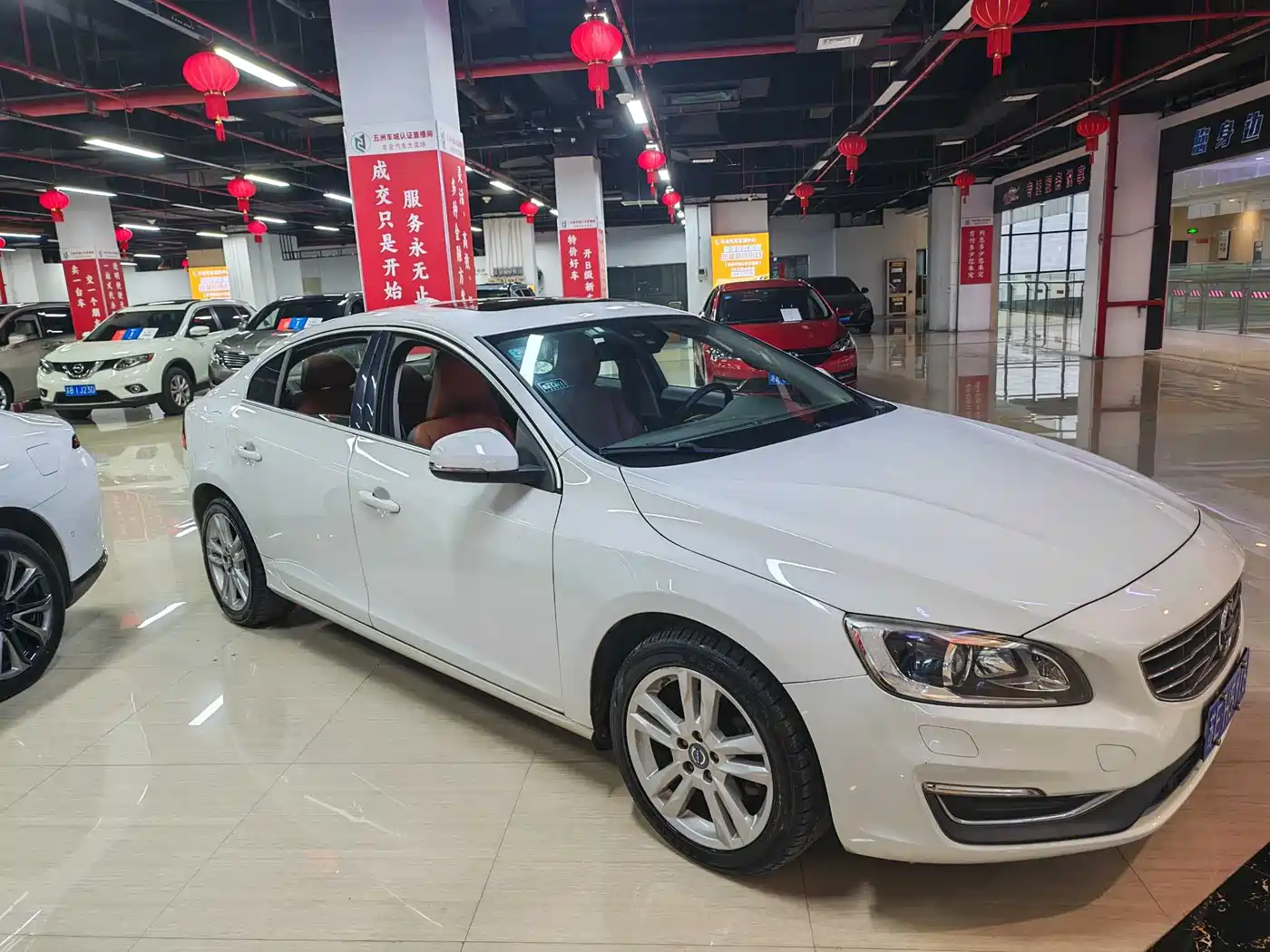 Фото 3 - Volvo S60