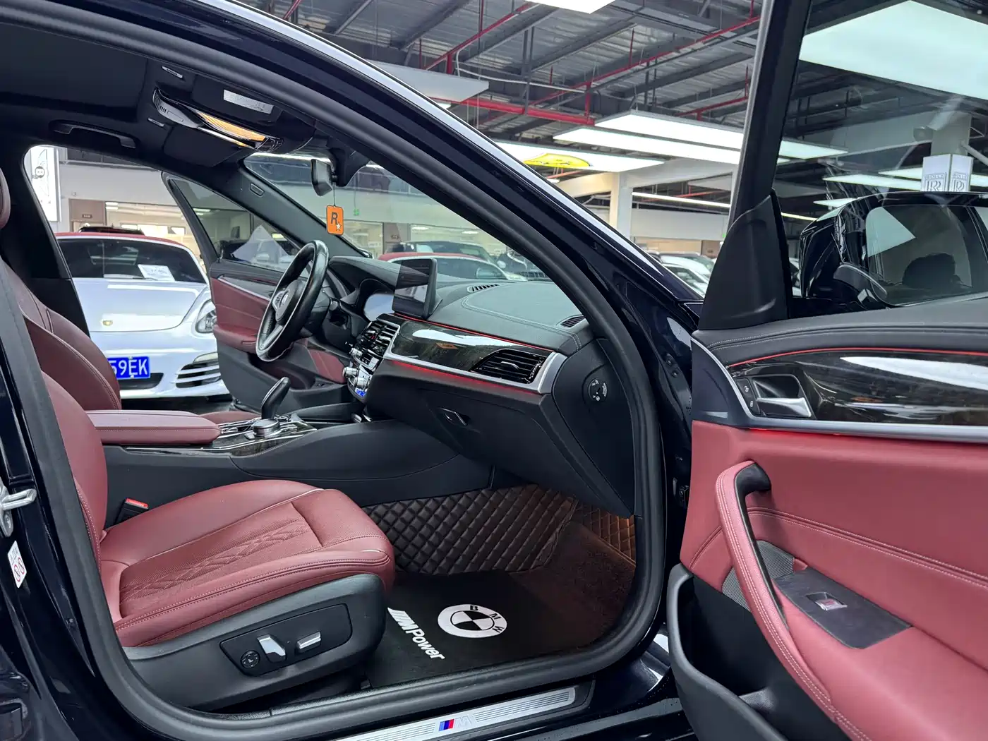 BMW 5 Series 2021 525Li M Sport Package фото 16