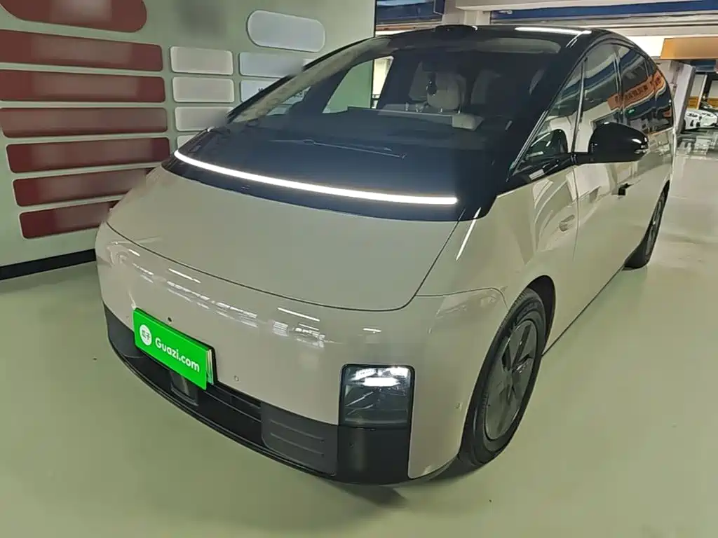 Li Auto MEGA 2025