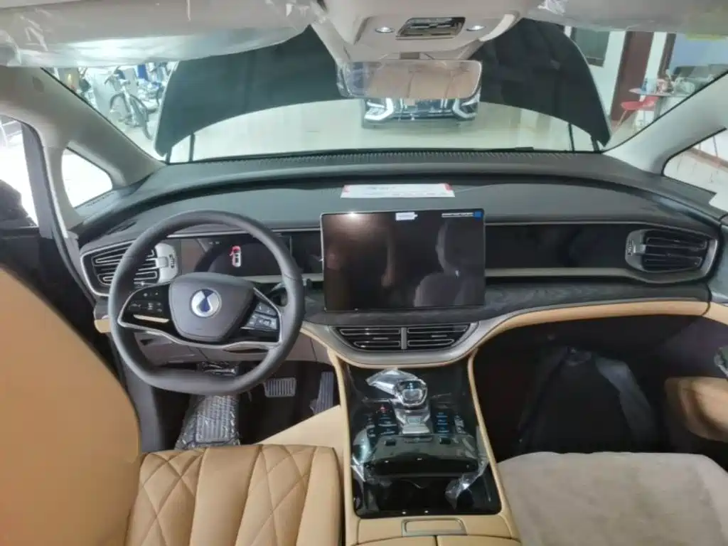 Denza D9 2026 2024 EV 620 Premium