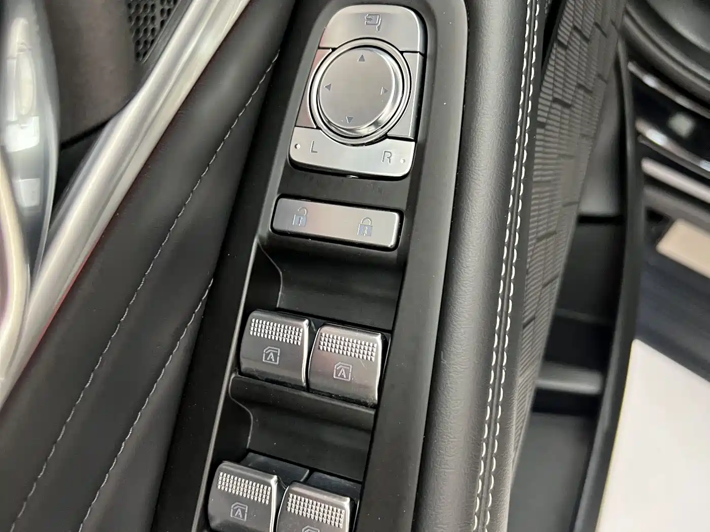 GAC Trumpchi Trumpchi GS8 2022 Pilot Series 2.0TGDI 2WD Luxury Smart Connect Edition (7-Seater) фото 14
