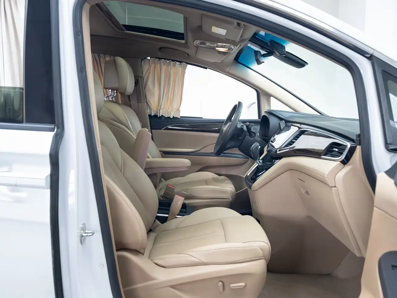 Buick GL8 2017 ES 28T Luxury China V фото 13