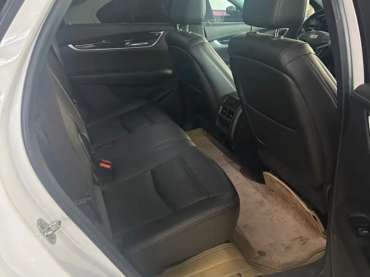 CADILLAC XT5