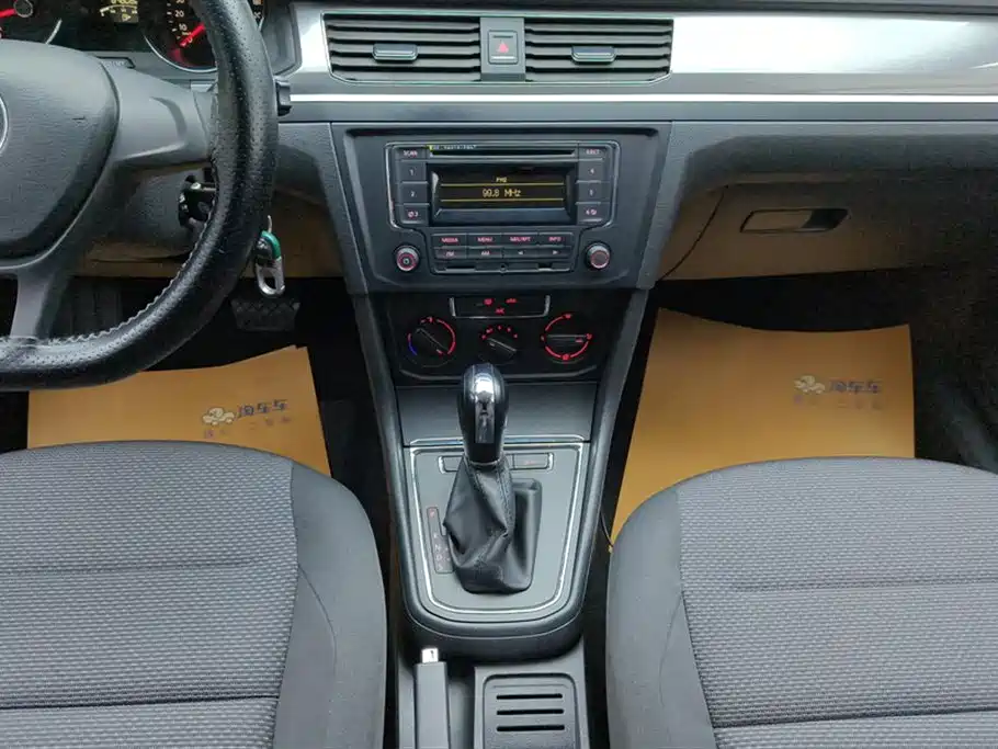Volkswagen Bora 2018 1.5L Automatic Fashion фото 16