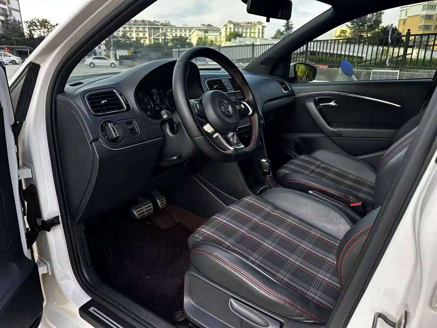 Фото 4 - Volkswagen Polo