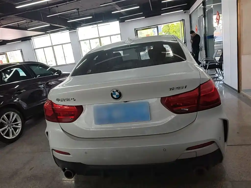 BMW 1 Series 2020 Model 125i Leading M Sport Package фото 4
