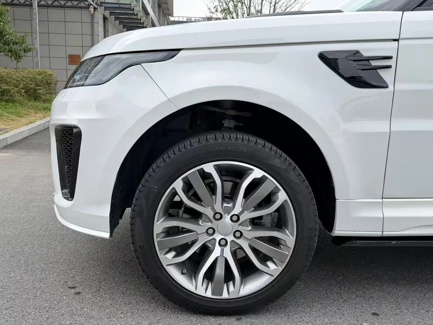 Land Rover Range Rover Sport 2016 Model 3.0 SDV6 HSE DYNAMIC фото 3