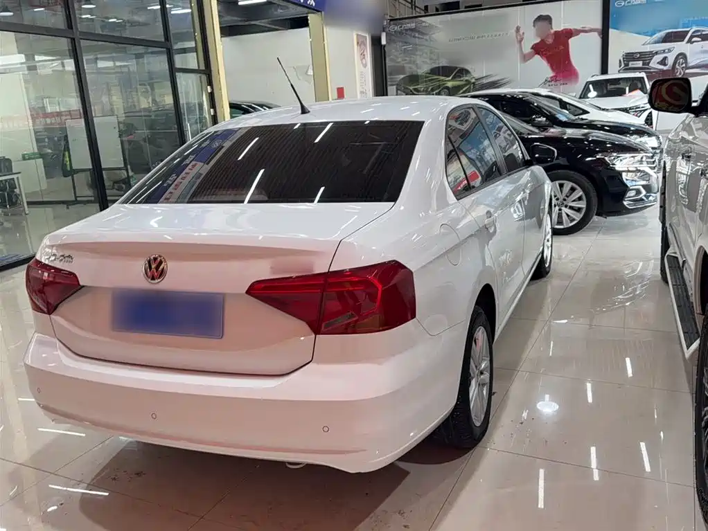 Volkswagen Jetta 2019 Dream Edition 1.4L Manual Fashion фото 5