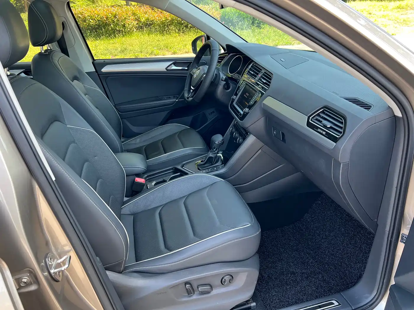 Volkswagen Tiguan L 2017 330TSI Automatic 2WD Flagship Edition фото 12