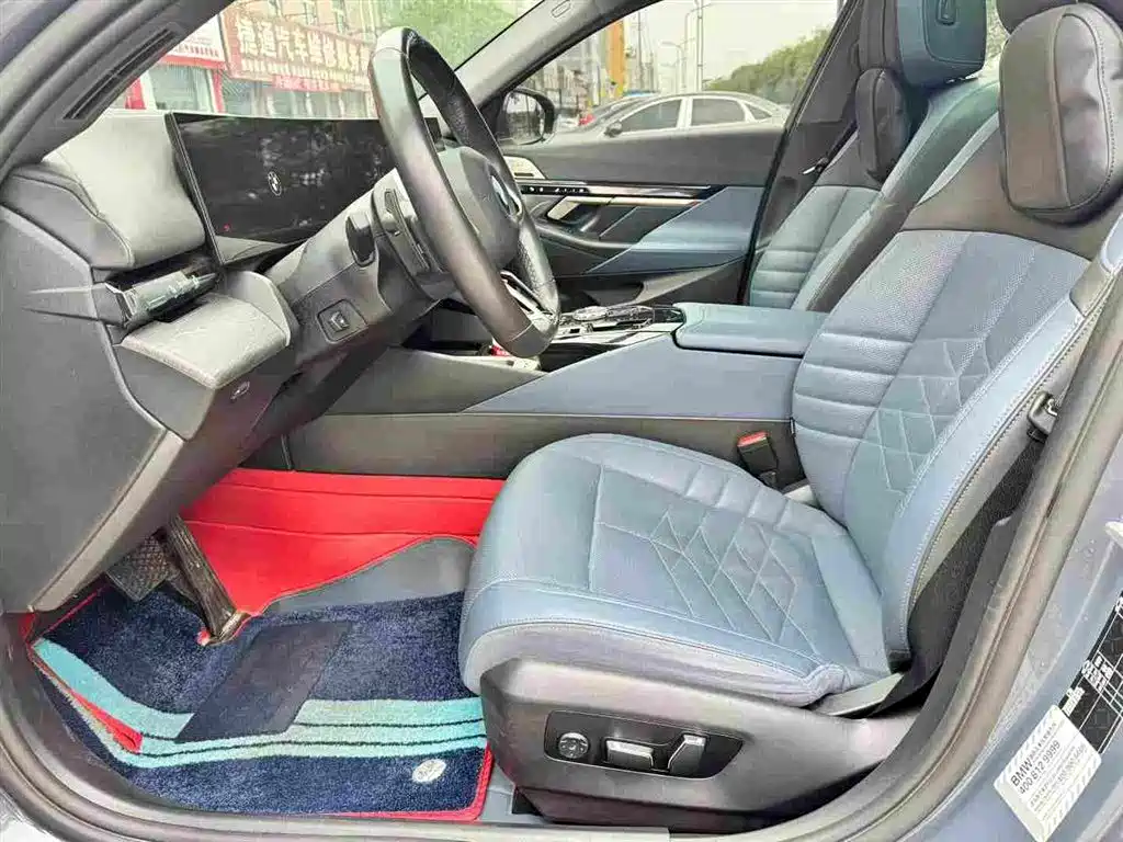 BMW 5 Series 2024 530Li Premium M Sport Package фото 3