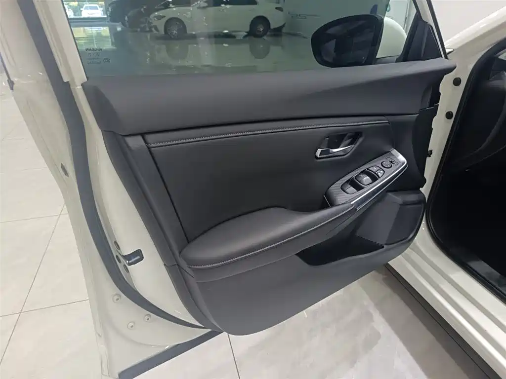 Nissan SYLPHY, миниатюра 16