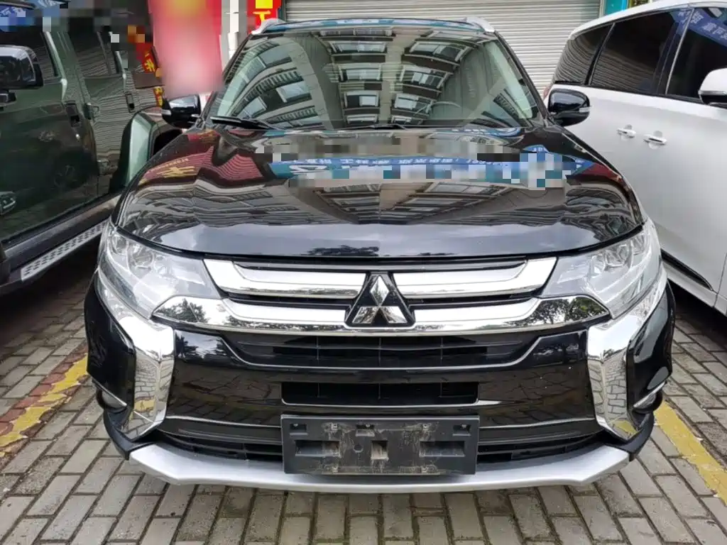 Mitsubishi Outlander 2017 2018 2.4L 4WD Luxury Edition 7-seater