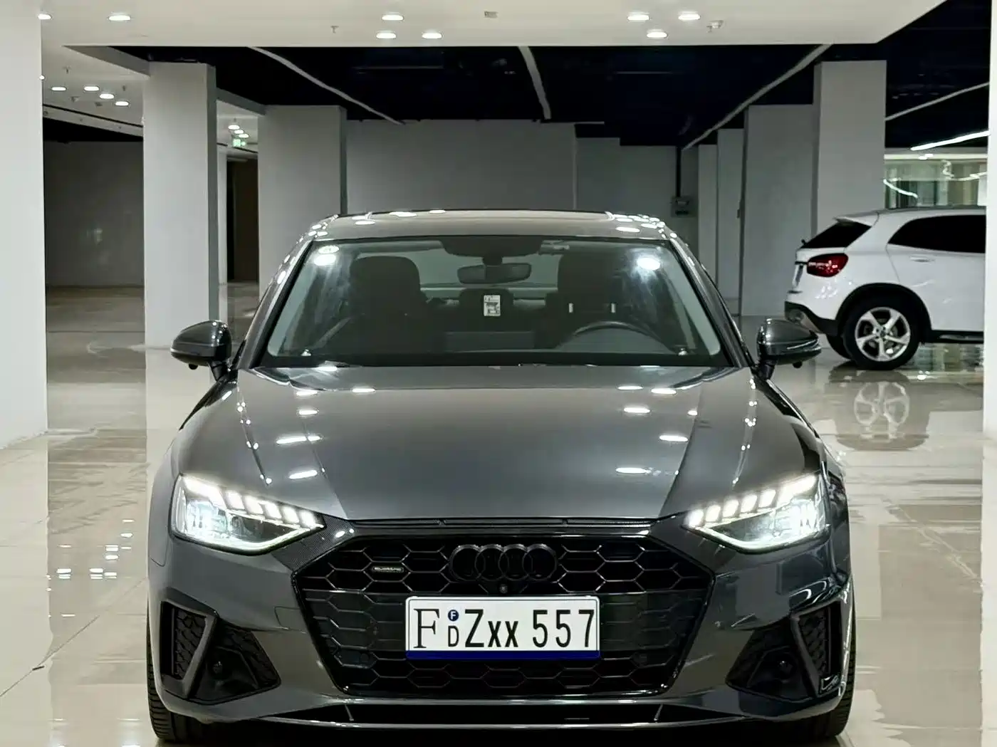 Фото 2 - Audi A4L