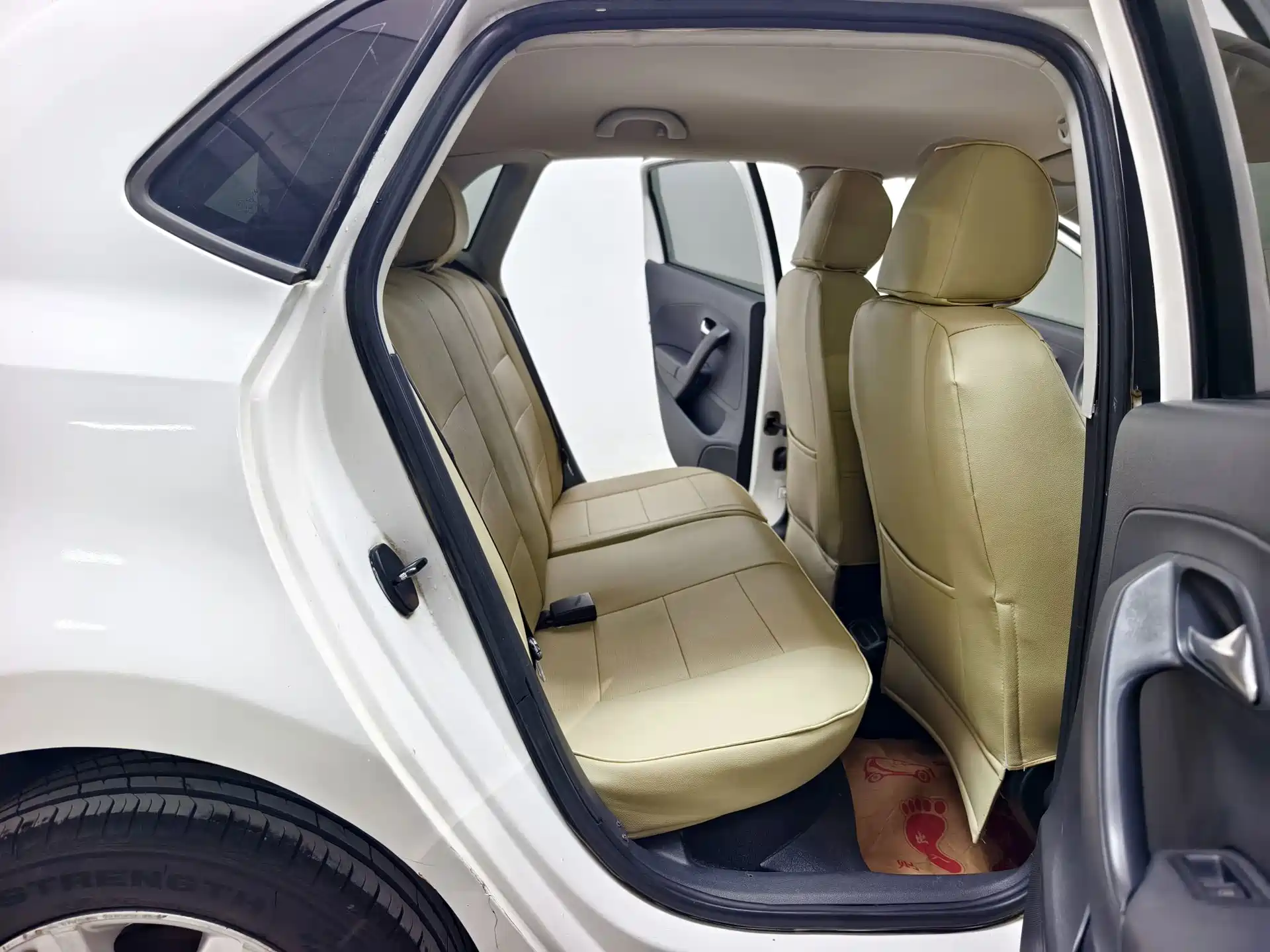 Photo 15 - Volkswagen Polo