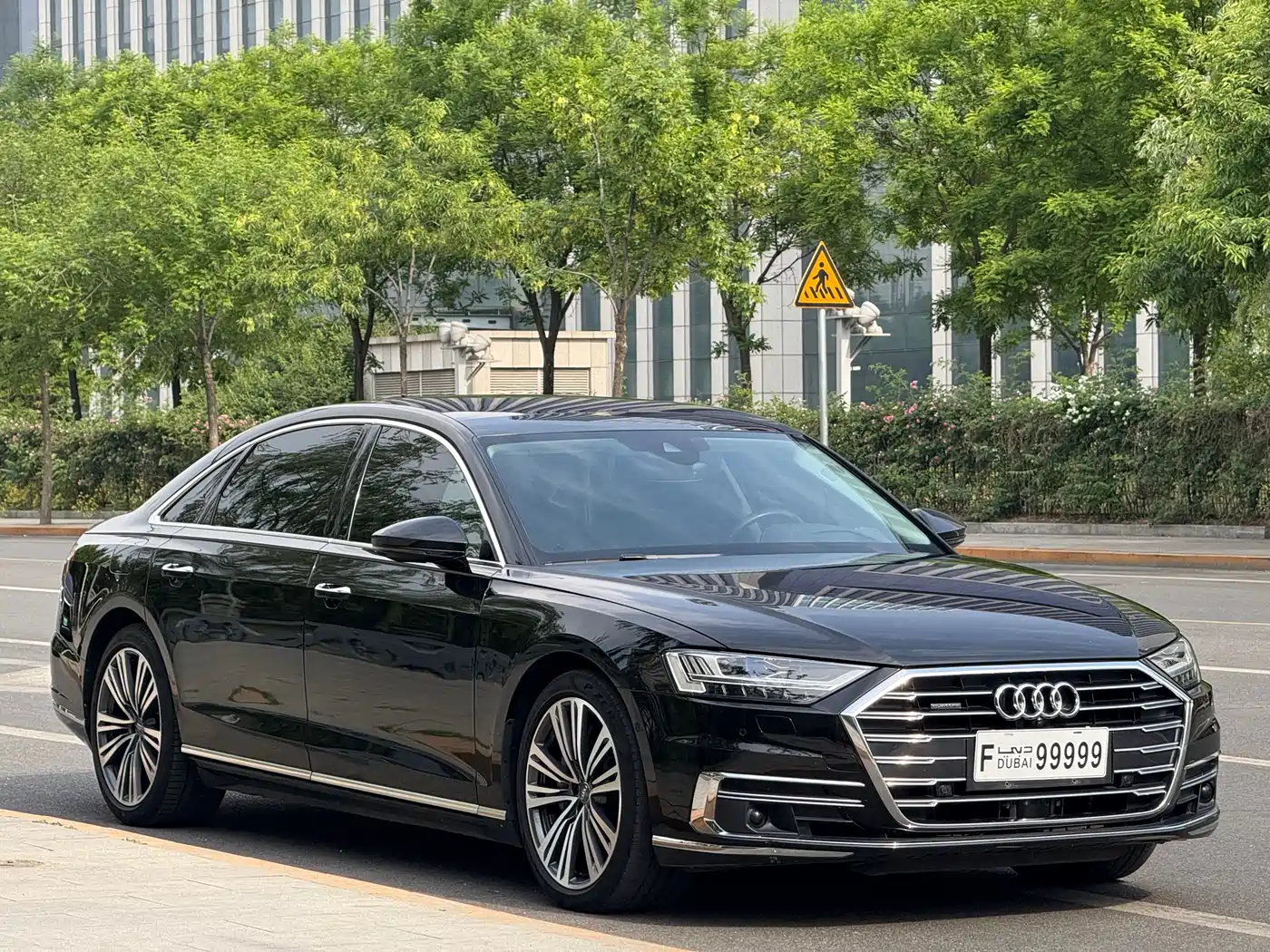 Audi A8 2019 Plus A8L 55 TFSI quattro Prestige фото 3