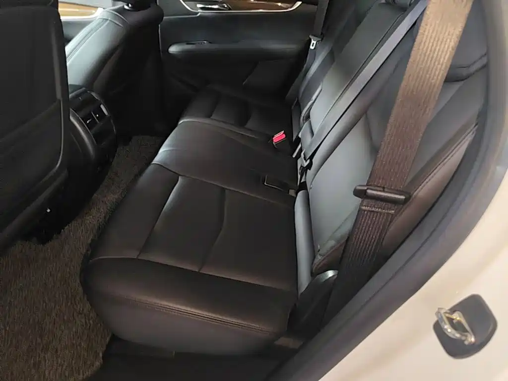 Photo 17 - Cadillac XT5